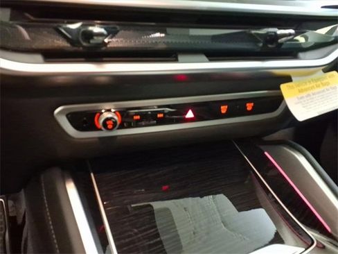 Used 2025 BMW X6 xDrive40i w/ Climate Comfort Package image 31