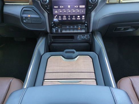 Used 2024 RAM 2500 Limited image 18