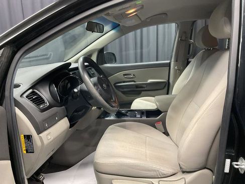 Used 2017 Kia Sedona L FWD image 7