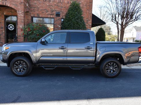 Used 2020 Toyota Tacoma SR5 image 4