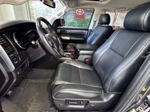 Used 2022 Toyota Sequoia TRD Sport w/ TRD Sport Premium Package AWD/4WD image 18