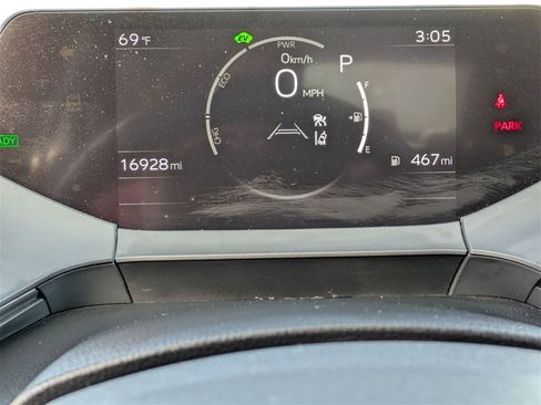 Used 2025 Toyota Prius LE image 22