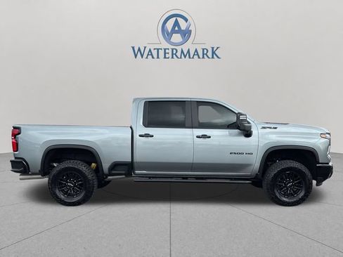 Used 2025 Chevrolet Silverado 2500 ZR2 w/ Technology Package AWD/4WD image 8