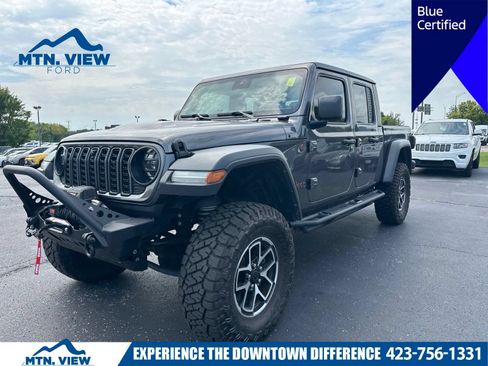 Used 2024 Jeep Gladiator Rubicon w/ Technology Group AWD/4WD image 1