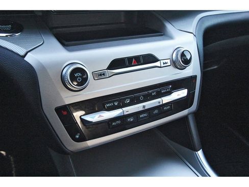 Certified 2022 Ford Explorer XLT w/ Equipment Group 202A image 25