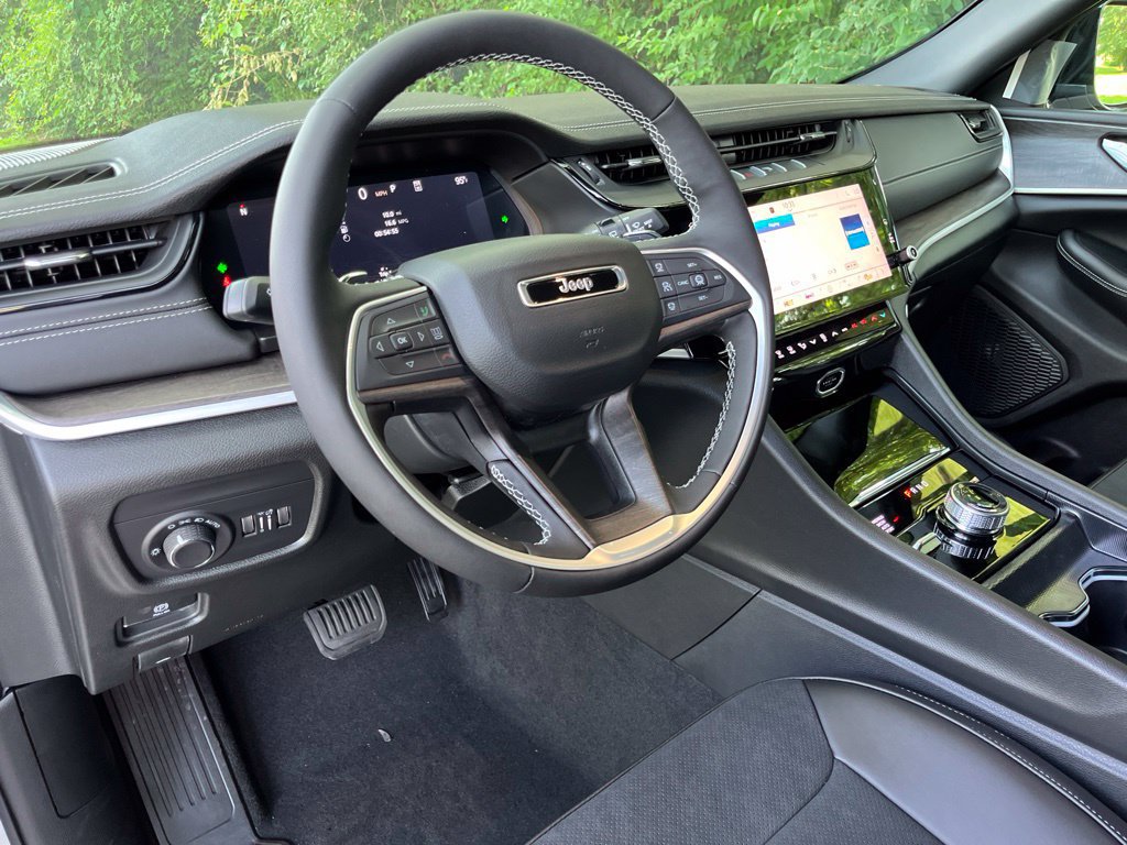 New 2026 Jeep Grand Cherokee Altitude AWD/4WD image 25