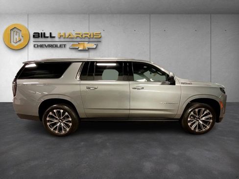 New 2025 Chevrolet Suburban High Country image 4