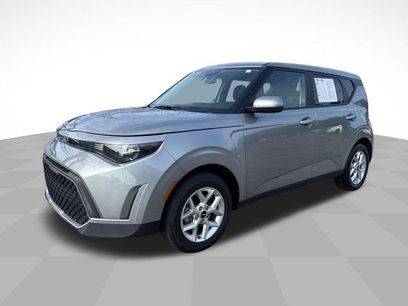 Used 2025 Kia Soul LX w/ LX Technology Package