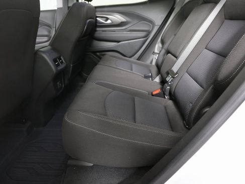 Used 2023 GMC Terrain SLE image 9