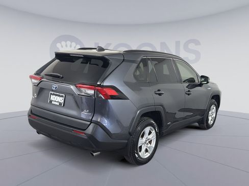Used 2019 Toyota RAV4 LE image 7