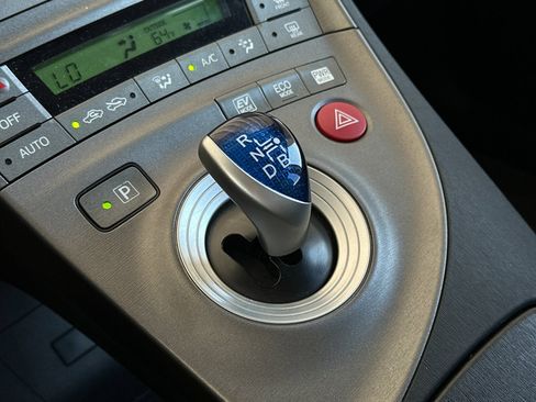 Used 2015 Toyota Prius Two image 19