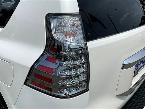 Used 2023 Lexus GX 460 Premium w/ Premium Package AWD/4WD image 33