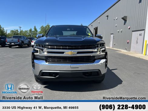 Used 2022 Chevrolet Silverado 1500 LT AWD/4WD image 2