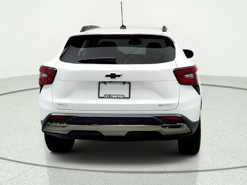 Used 2024 Chevrolet Trax ACTIV w/ Sunroof Package FWD image 4