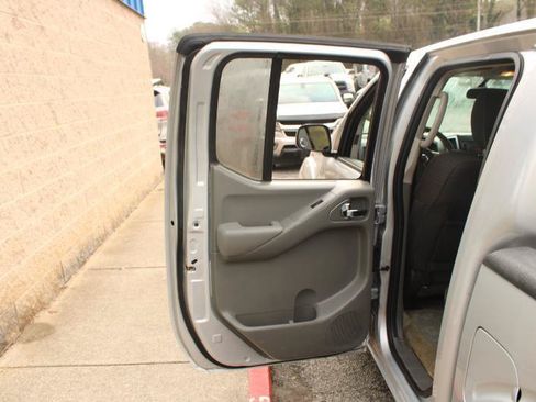 Used 2016 Nissan Frontier Desert Runner RWD image 18