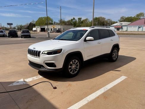 Used 2019 Jeep Cherokee Latitude Plus w/ Comfort/Convenience Group AWD/4WD image 8