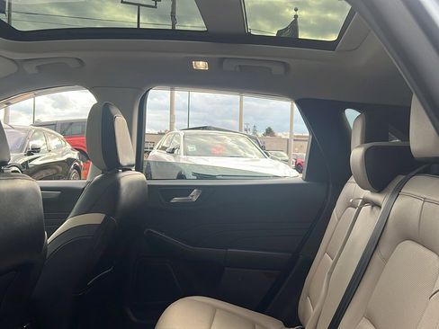 Used 2022 Ford Escape Titanium w/ Class II Trailer Tow Package image 32