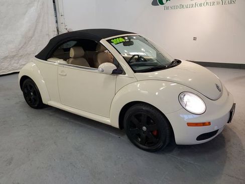 Used 2006 Volkswagen Beetle Convertible w/ Package 1 FWD image 33