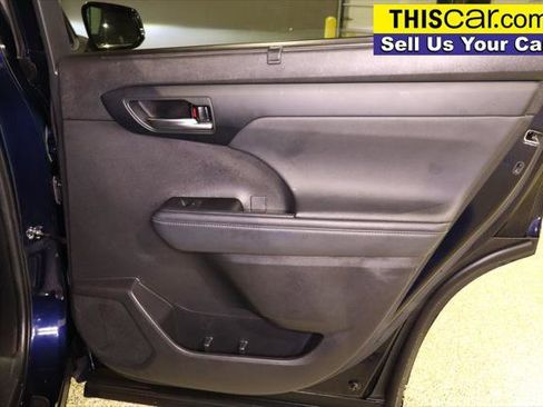 Used 2023 Toyota Highlander XLE FWD image 39