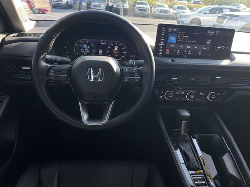 Used 2024 Honda Accord Touring image 14