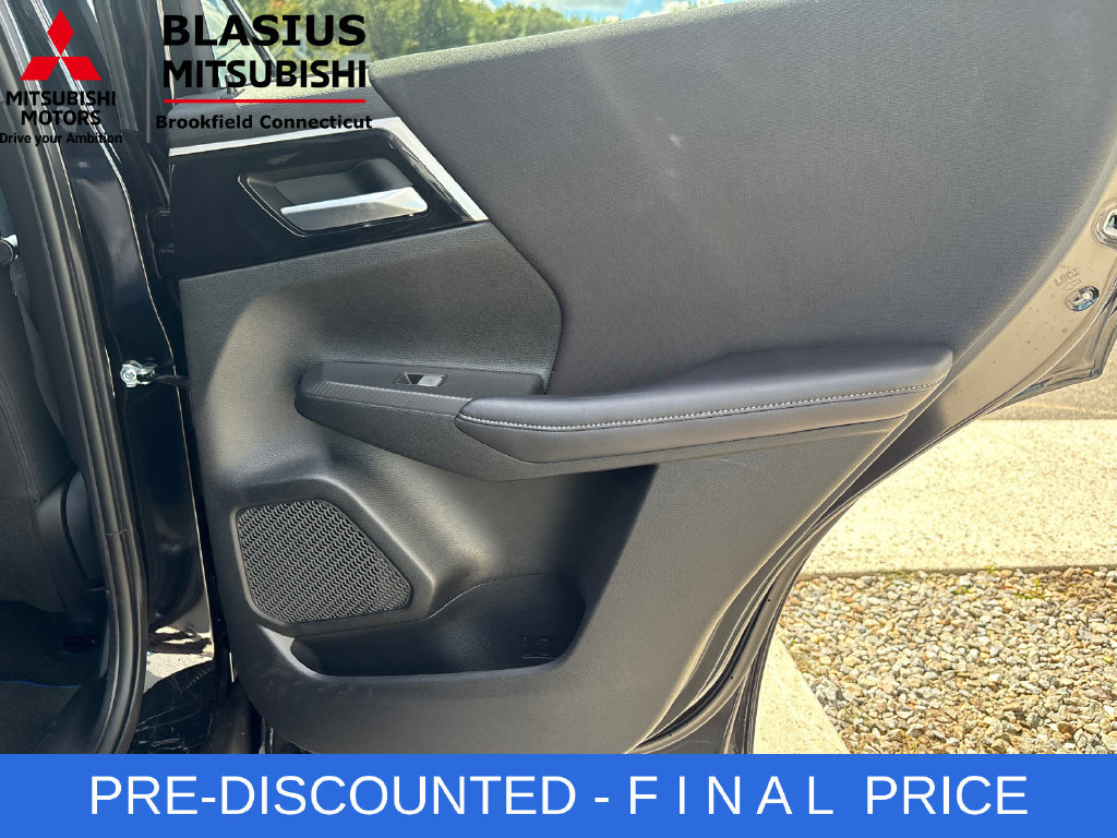 Used 2025 Mitsubishi Outlander ES AWD/4WD image 41