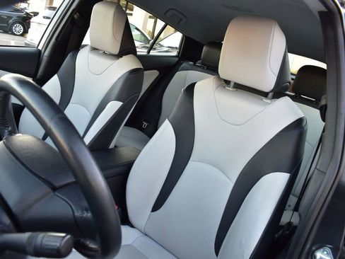 Used 2016 Toyota Prius Three Touring image 16