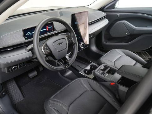 Used 2025 Ford Mustang Mach-E Premium image 29