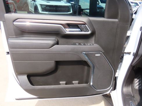 Used 2025 GMC Sierra 2500 SLT w/ SLT Convenience Package image 24