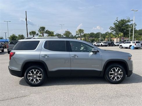 Used 2023 GMC Acadia SLE w/ Driver Convenience Package image 9