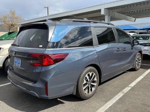 Used 2025 Honda Odyssey EX-L image 4