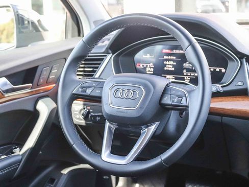 Used 2023 Audi Q5 2.0T Premium Plus w/ Premium Plus Package AWD/4WD image 16
