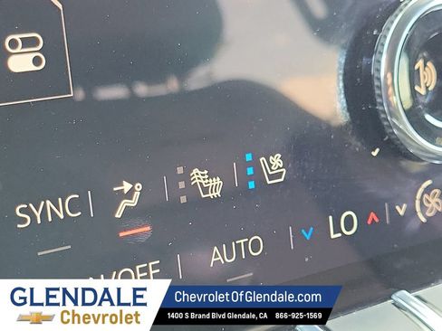 Certified 2025 GMC Yukon XL Denali AWD/4WD image 30