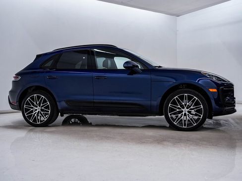 Certified 2023 Porsche Macan image 9