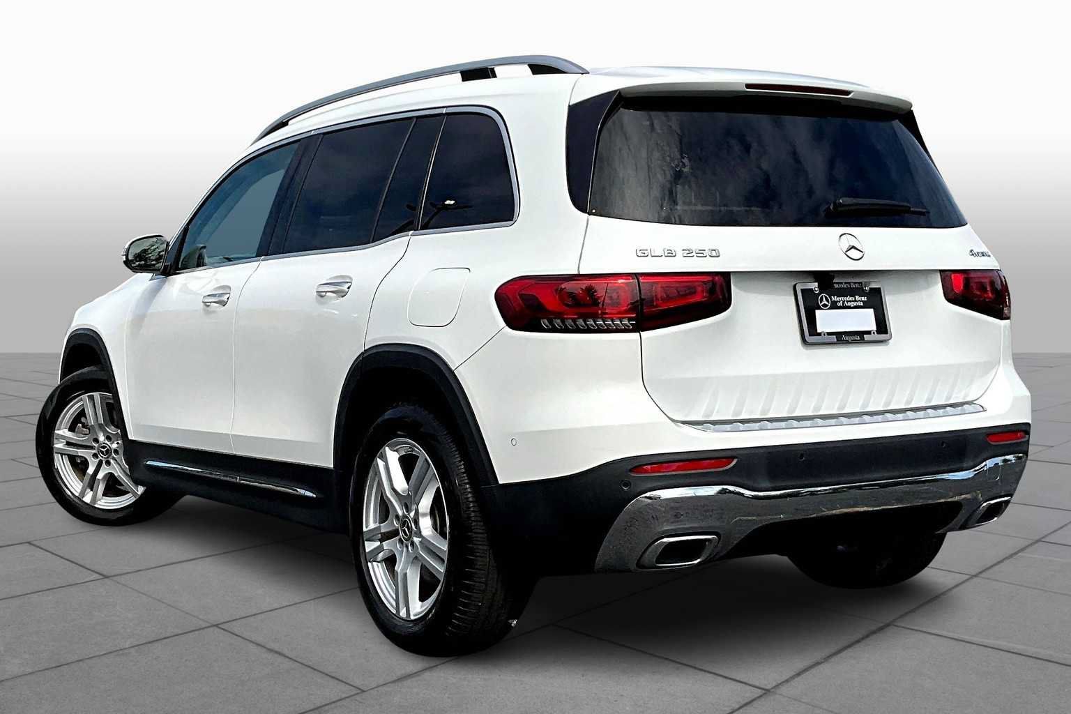 Used 2021 Mercedes-Benz GLB 250 4MATIC image 12