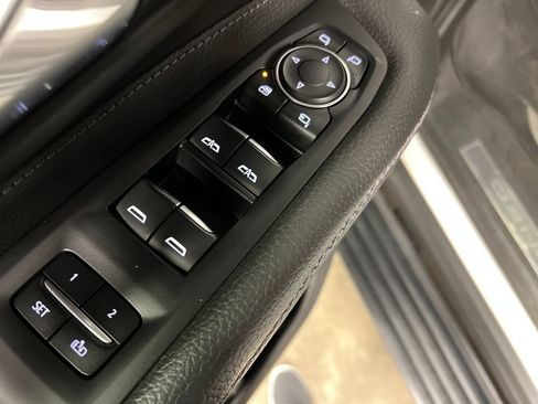 Certified 2021 GMC Yukon Denali w/ Denali Premium Package AWD/4WD image 17