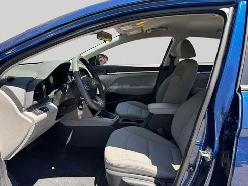 Used 2020 Hyundai Elantra SE FWD image 15
