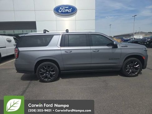 Used 2021 Chevrolet Suburban High Country AWD/4WD image 8