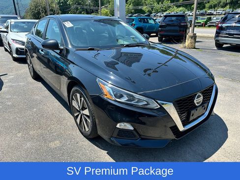 Used 2021 Nissan Altima 2.5 SV w/ SV Premium Package AWD/4WD image 2