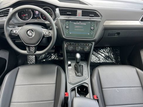 Used 2021 Volkswagen Tiguan SE FWD image 15