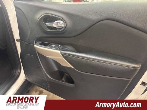 Used 2017 Jeep Cherokee Latitude image 34