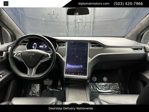 Used 2017 Tesla Model X 75D image 25