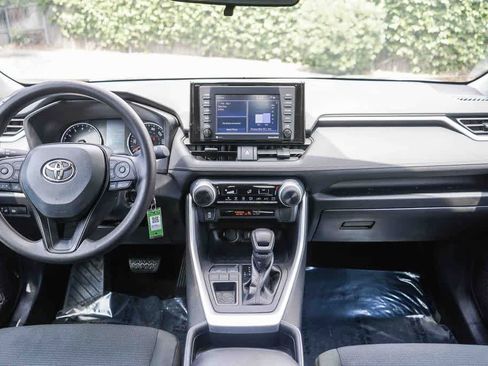 Used 2021 Toyota RAV4 LE w/ Carpet Mat Package (TMS) FWD image 18