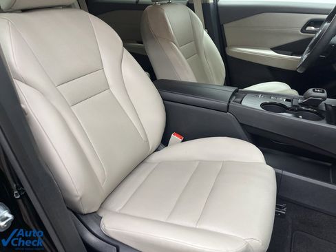 Used 2023 Nissan Rogue SV w/ SV Premium B Package image 23