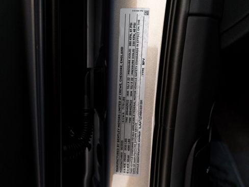 New 2025 Bentley Bentayga image 50