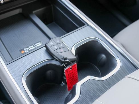 New 2026 GMC Acadia Elevation image 16