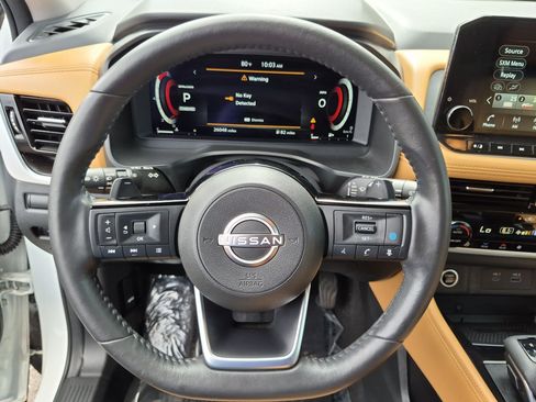 Used 2022 Nissan Rogue Platinum w/ Head-Up Display Package FWD image 14