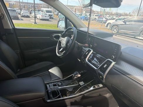 Used 2023 Kia Sorento SX image 19