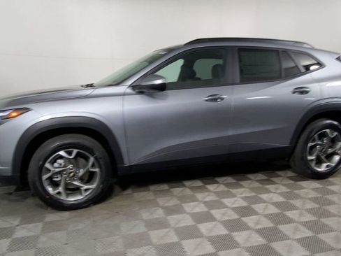 New 2026 Chevrolet Trax LT w/ Driver Confidence Package image 6