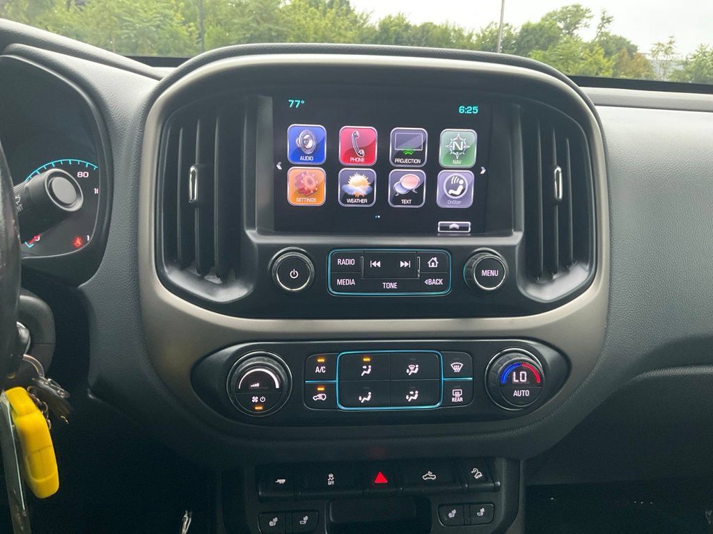 Used 2017 Chevrolet Colorado Z71 AWD/4WD image 18