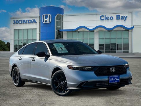 New 2025 Honda Accord SE image 1